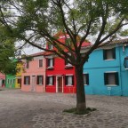 PASEAR POR LOS COLORES DE BURANO Y ADMIRAR EL VIDRIO DE MURANO